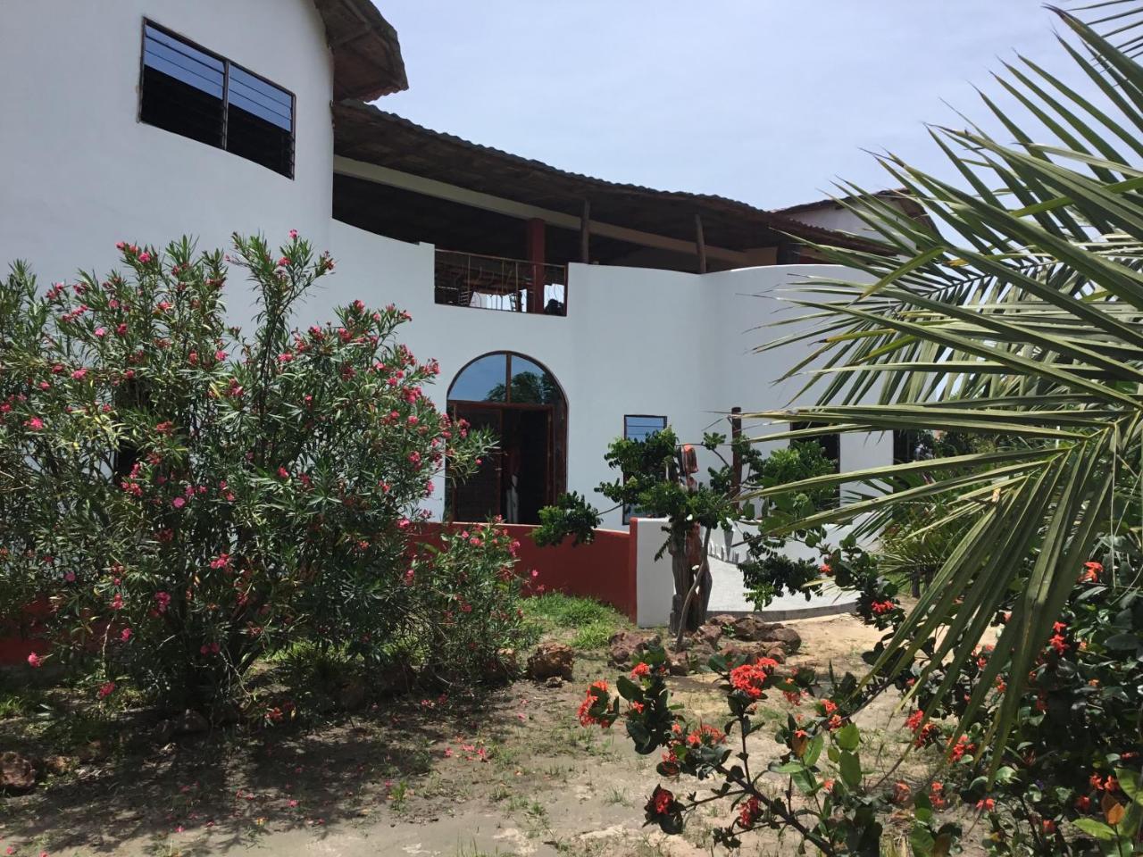 Mama Africa Art Residence & Art Center Gambia Tanji Esterno foto